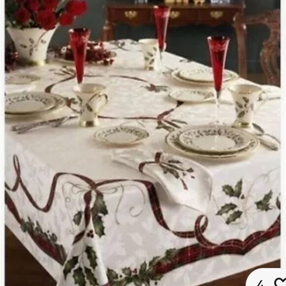 LENOX HOLIDAY NOUVEAU MELODY‎ CHRISTMAS TABLECLOTH 60 X 104in - Picture 1 of 9